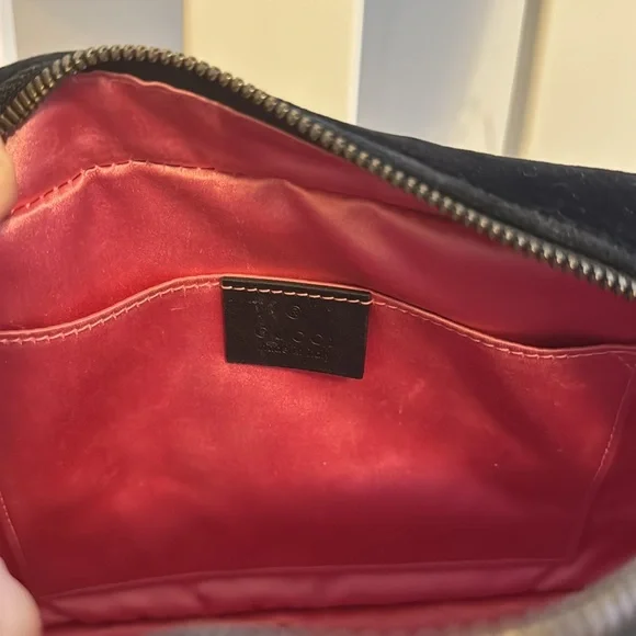 Gucci GG MARMONT Medium SHOULDER BAG - Picture 2 of 4